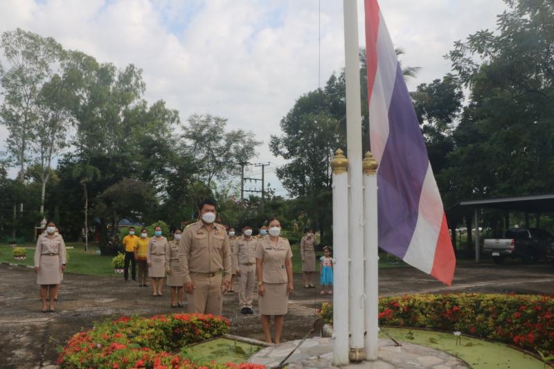 4. กิจกรรมเชิญธงชาติไทยและร้องเพลงชาติไทย เพื่อซักซ้อมความเข้าใจในการปฏิบัติหน้าที่ของตน การทำงานร่วมกัน 